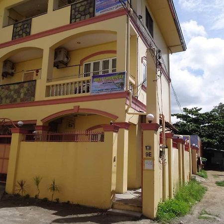 Julz Tropical Apartments Olongapo Exterior photo