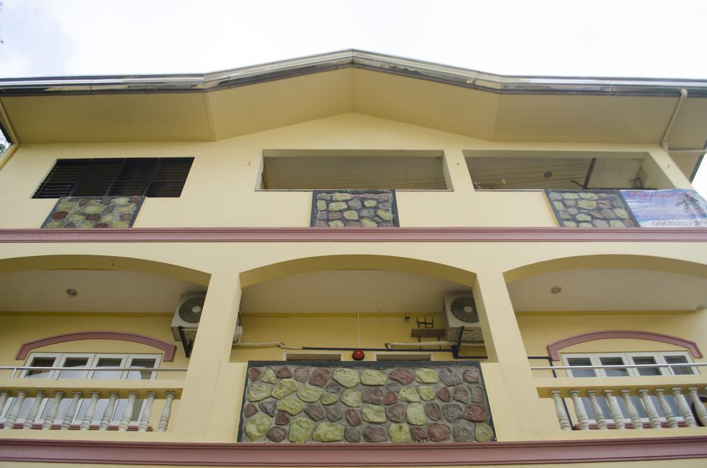 Julz Tropical Apartments Olongapo Exterior photo