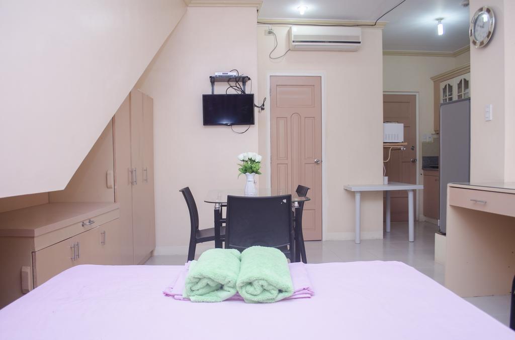 Julz Tropical Apartments Olongapo Exterior photo